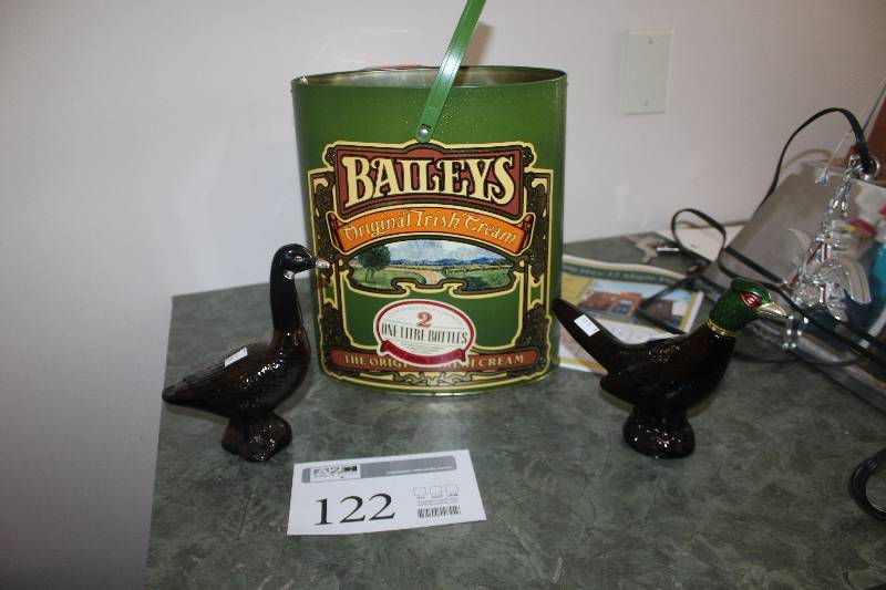 lot 122 image: Table Decorations - Baileys Can, Fowls