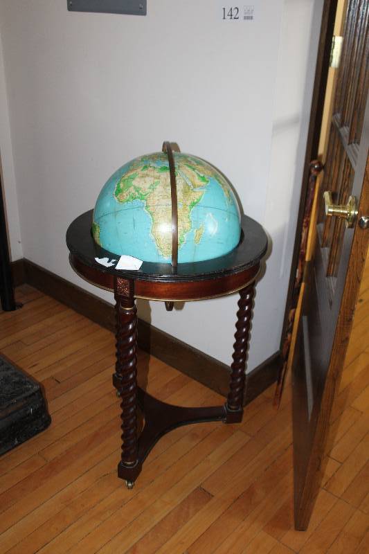 lot 142 image: Globe Table