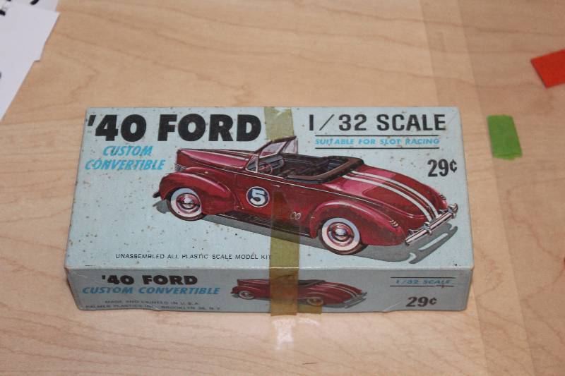 lot 251 image: 132 1940 Ford Custom Convertible Plastic Scale Model