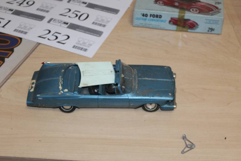 lot 252 image: Diecast Collectible Car