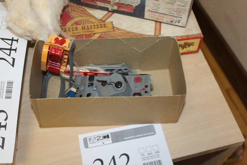 lot 242 image: Model Tank