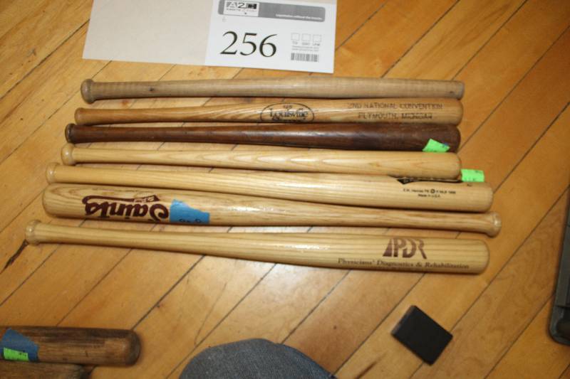 lot 256 image: Lot of (6) Collectors Baseball Bats