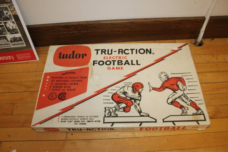 lot 239 image: Tudor Tru-Action Electric Football Game