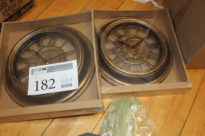 lot 182 image: Lot of (2) Clock Gears Clock