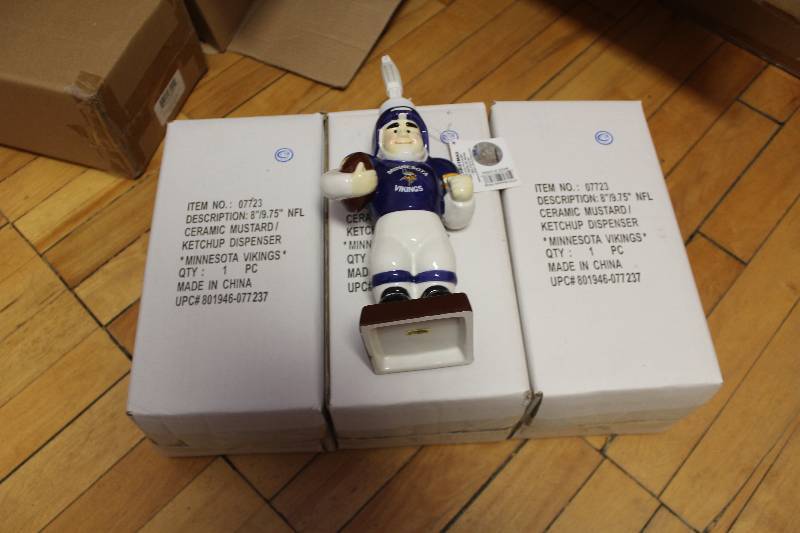 lot 225 image: Lot of (4) Minnesota Vikings Ceramic KetchupMustard Dispensers