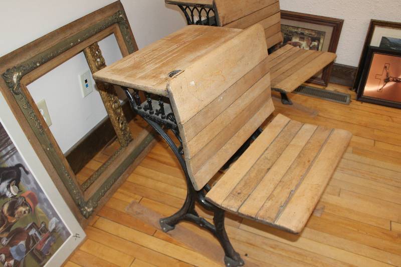 lot 265 image: Vintage School Desk
