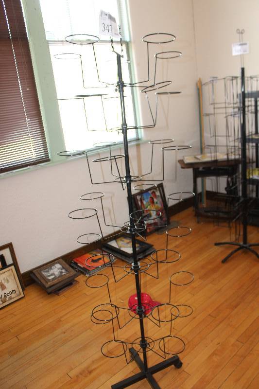lot 347 image: Metal Hat Display Stand