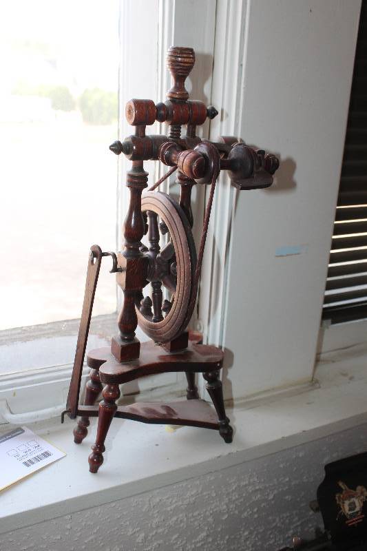 lot 397 image: Yarn Wheel