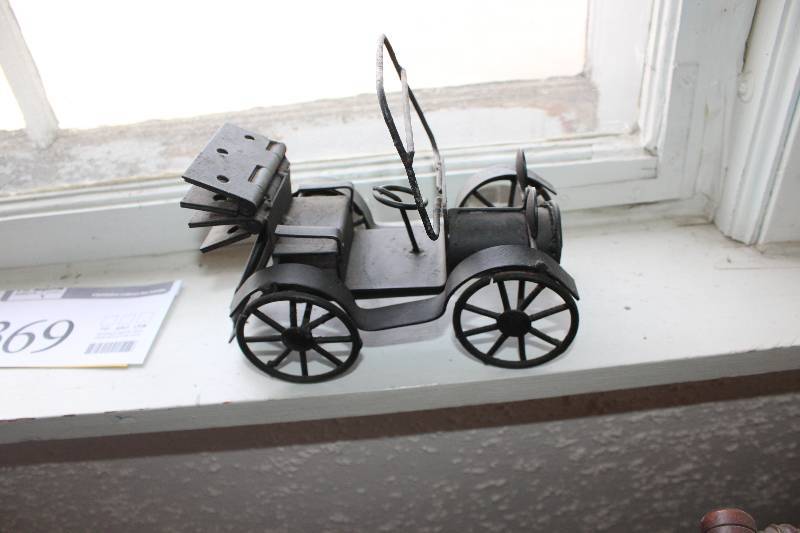 lot 369 image: Decorative Car Table Art