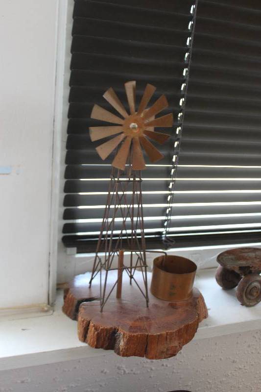 lot 366 image: Decorative Windmill Table Art