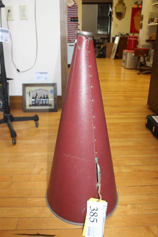 lot 385 image: Megaphone