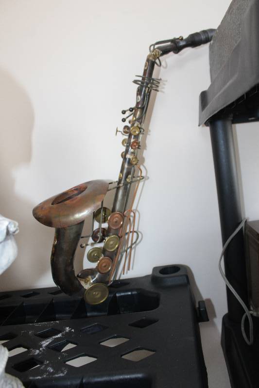 lot 356 image: Musical Horn Floor Art