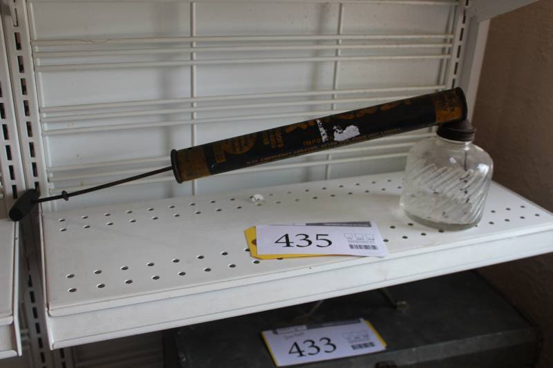 lot 435 image: Vintage Bug Sprayer
