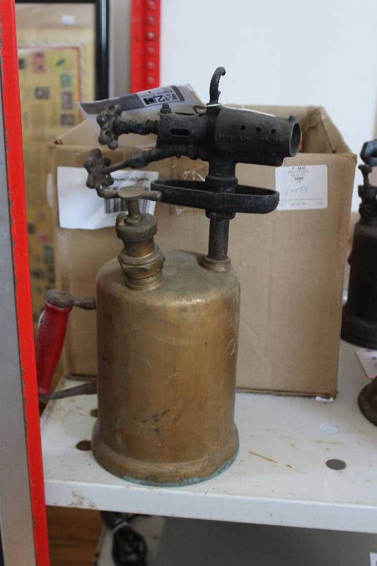 lot 451 image: Lot of (2) Vintage Spray Cans