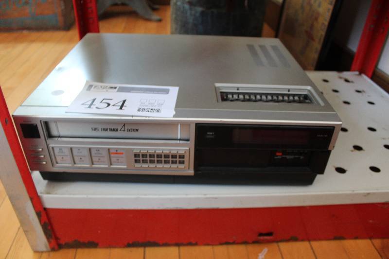 lot 454 image: VHS True Track 4 System