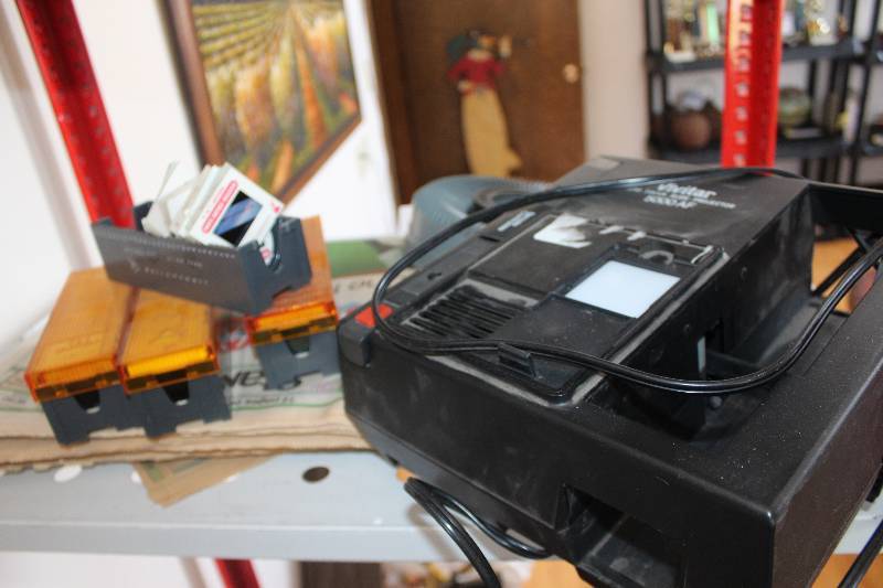 lot 453 image: Vivatar 5000 AF Auto Focus Slide Projector