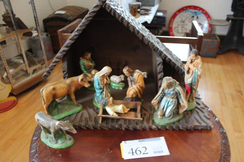 lot 462 image: Nativity Scene