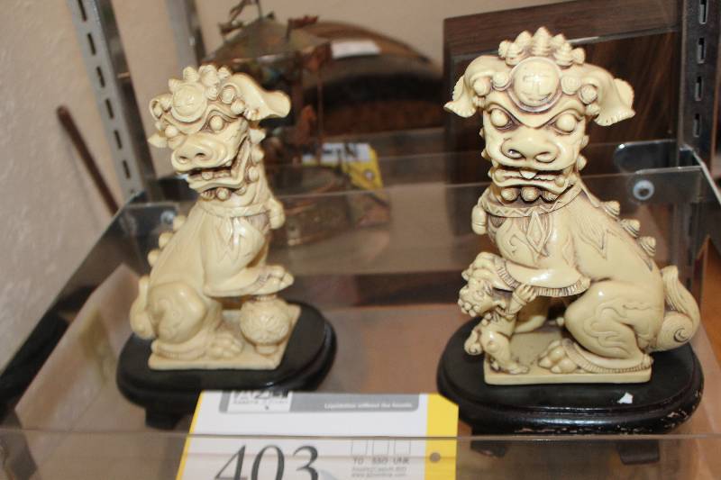 lot 403 image: Decorative Table Art