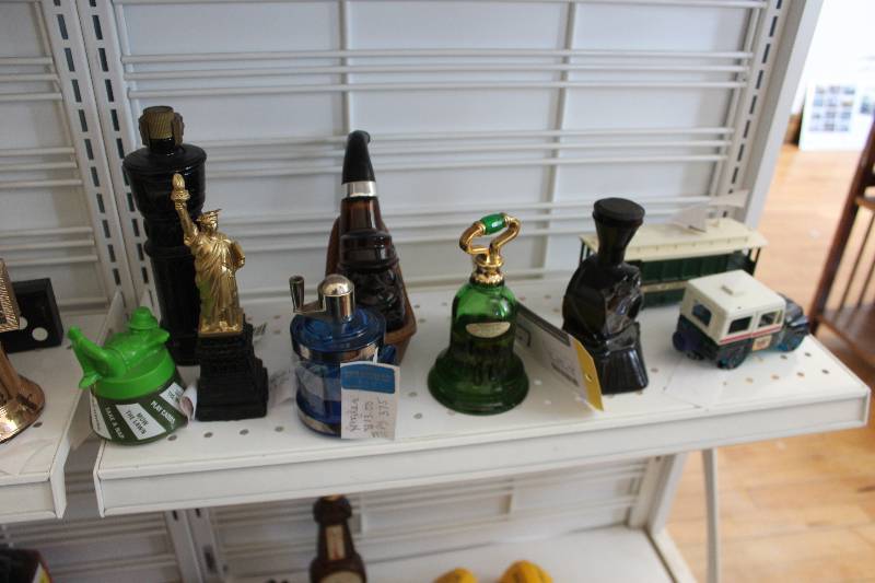lot 427 image: Decorative Cologne Bottles