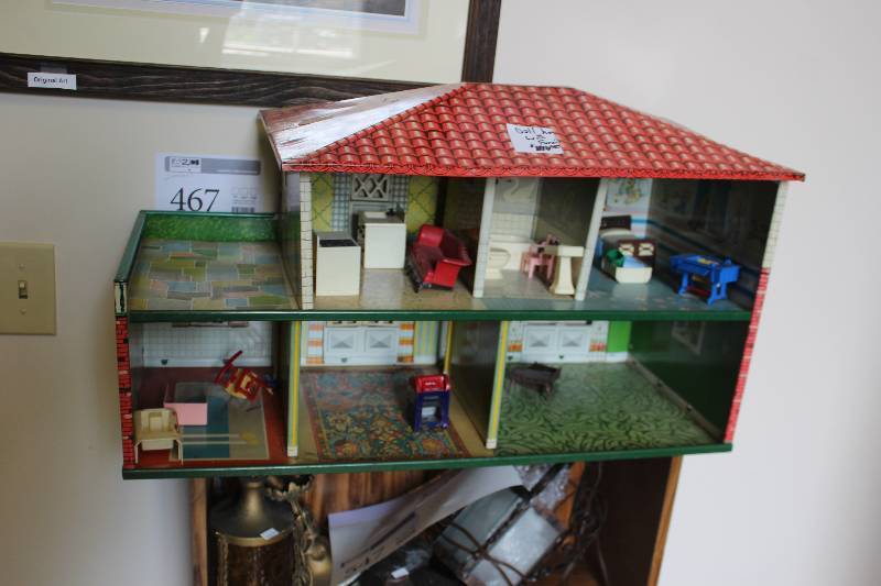 lot 467 image: Lot of (2) Play Houses