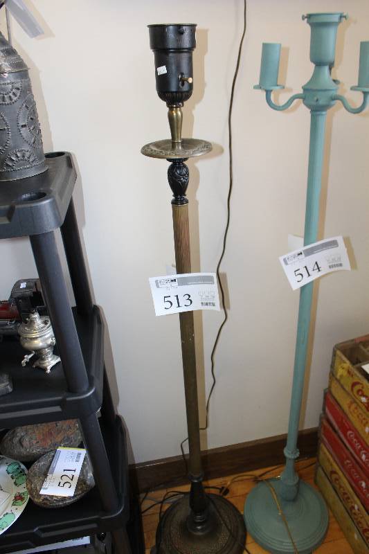 lot 513 image: Floor Lamp