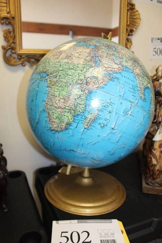 lot 502 image: Table Globe of Earth