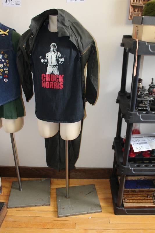 lot 473 image: Male Full Mannequin w Metal Stand