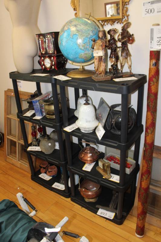 lot 500 image: Lot of (2) 4-Shelf Shelving Units