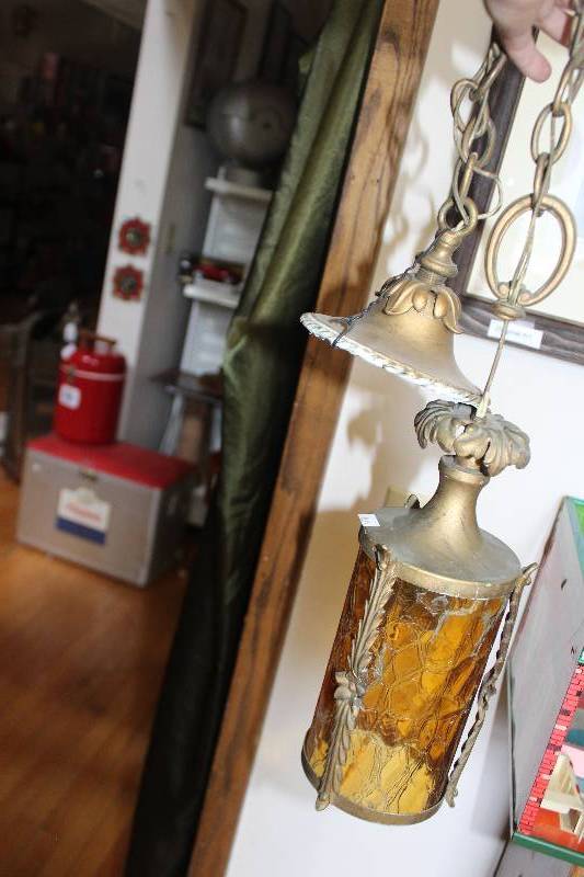 lot 546 image: Hanging Decorative Light Fixture