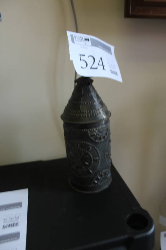 lot 524 image: Decorative Metal Lantern