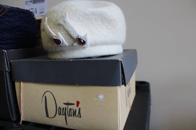 lot 527 image: Daytons Winfield Womens White Wool Hat