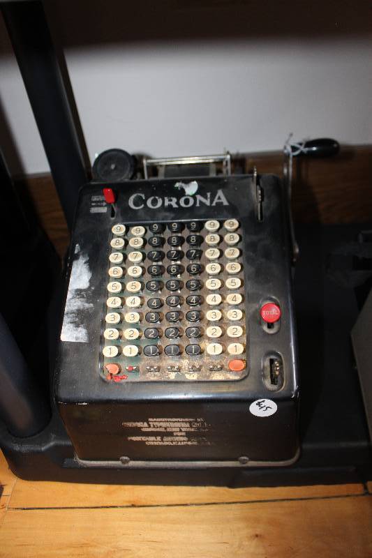 lot 519 image: Corona Adding Machine