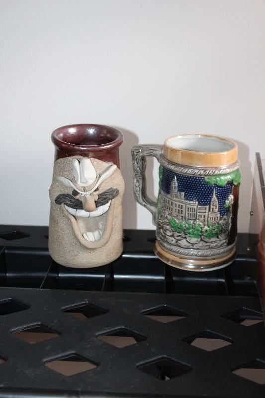 lot 529 image: Lot of (2) Decorative Ceramic Mugs