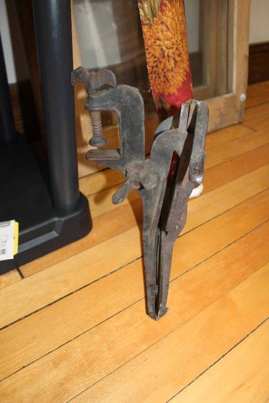 lot 493 image: Vintage Steel Vice Clamp