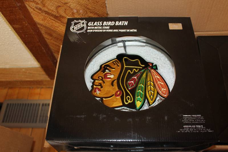 lot 210 image: NHL Chicago Blackhawks Glass Bird Bath