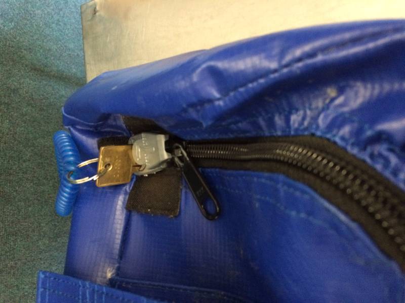 lot 45 image: OPER Valet Patient Belongings Bag Secure Key Locking - Nice Condition