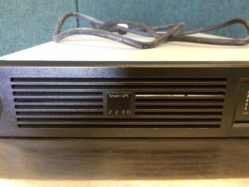 lot 29 image: Retails New $1000 Dell APC Smart UPS 2200 Battery Backup-Excellent Condition