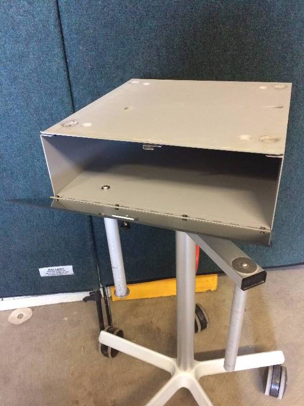 lot 101 image: Respironics Mobile Stand II 582064
