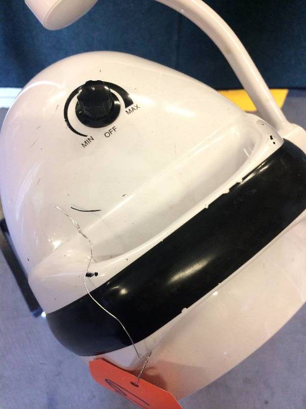 lot 105 image: Wow Retails Used $500 Skytron ST9 Single Head Stellar Surgical Exam Light On Mobile Stand Examining Medical High Intensity Illumination - Super Nice Working Condition