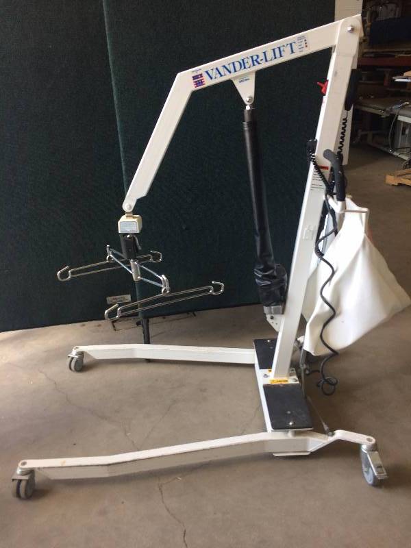lot 20 image: WOW Retails New $4000 VANCARE Vander-Lift Motorized Bariatric 600lb Capacity Patient Power Lift Sling Hoist Great For Moving Vehicle Engines Too Excellent Condition See Youtube