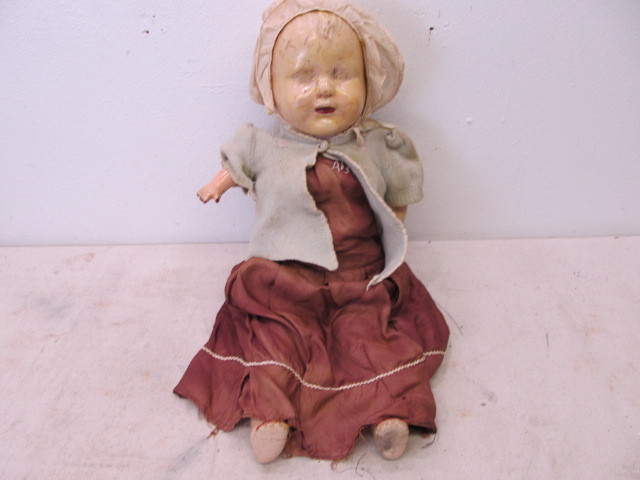 lot 16 image: Antique 23 Doll wOriginal Period Clothing