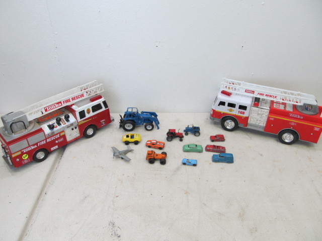lot 17 image: Lot of Vintage etc Toy Vehicles