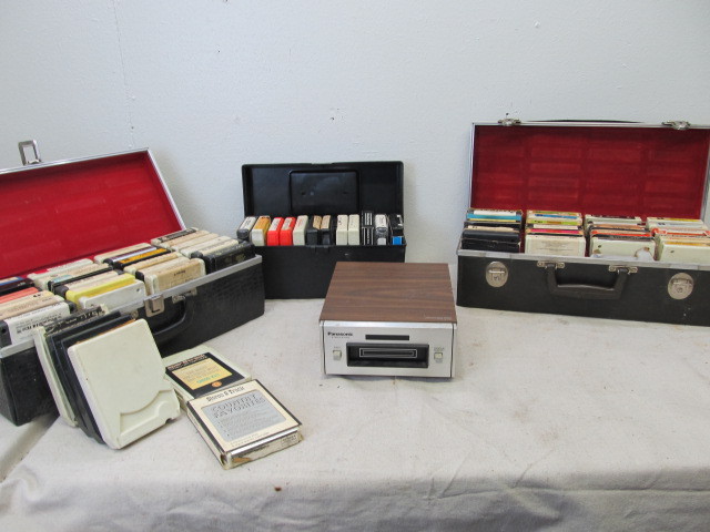 lot 18 image: Vintage 8-Track Player & Tapes