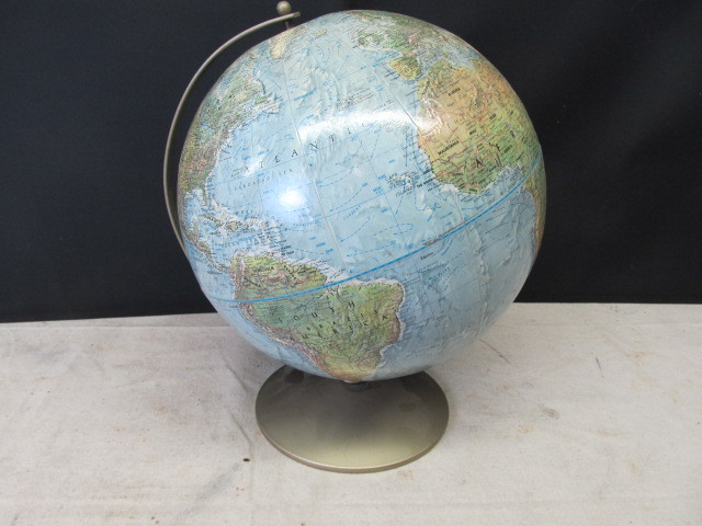 lot 21 image: Vintage Replogle Globe