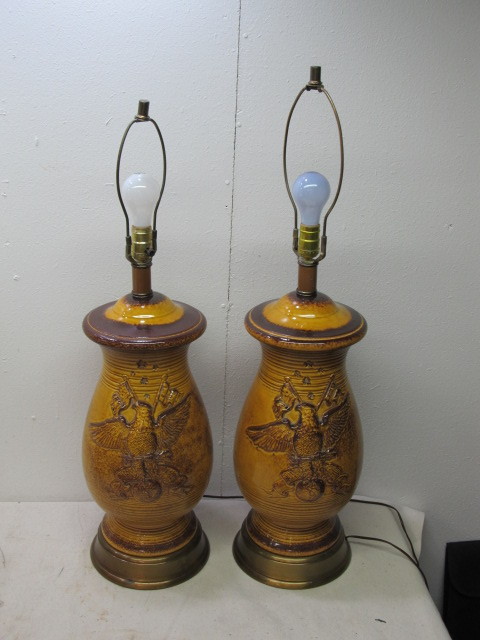 lot 23 image: Pair of Vintage Patriotic Eagle Ceramic Table Lamps
