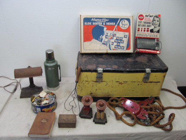 lot 28 image: Lot of Misc AntiquesCollectibles