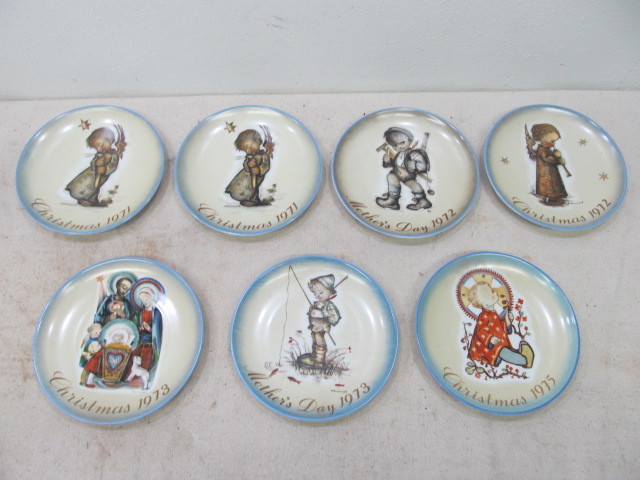 lot 43 image: Lot of 1970s Hummel Plates