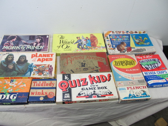 lot 44 image: Lot of Vintage Board Games