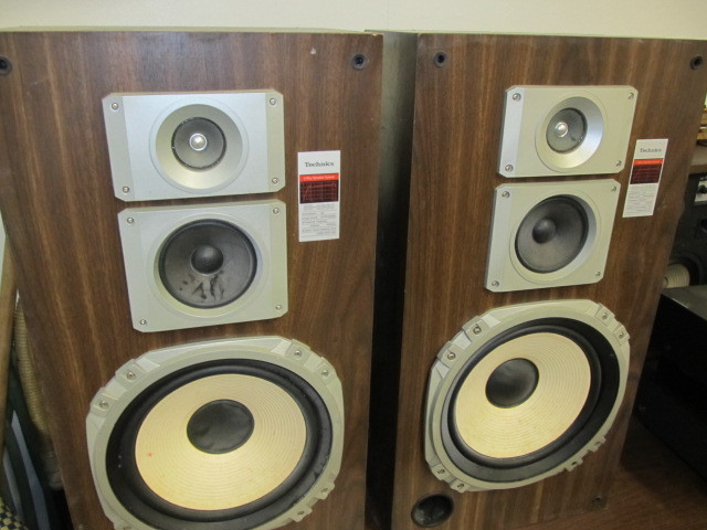 lot 60 image: Vintage TECHNICS SB-2660 Floor Speakers