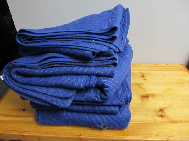 lot 58 image: 5 Heavy Duty Packing Blankets